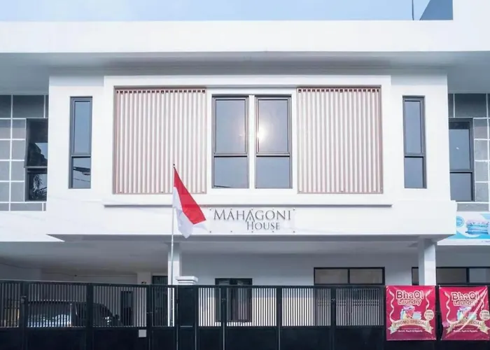Hotel O Mahagoni House Syariah Bogor